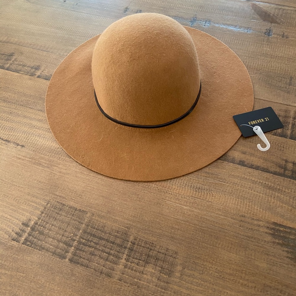 Floppy hat